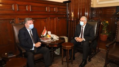 وزيرا الزراعة وقطاع الأعمال يبحثان تطوير منظومة القطن وتحسين الإنتاجية في الموسم الجديد (صور)