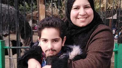 والدة التلميذ الأمين بالدقهلية لـ”القاهرة 24″: بيَّض وجهي.. والأمانة واجب لا يستدعي التكريم