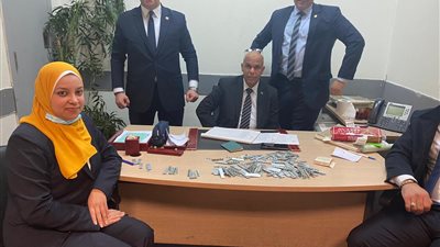 جمارك مطار القاهرة تضبط محاولة تهريب عدد من الأقراص المخدرة