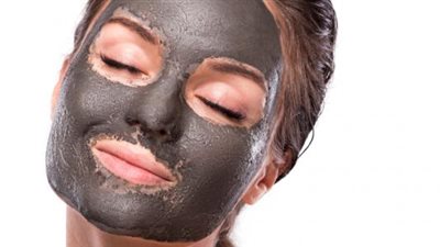 ما هو قناع طين البحر الميت وكيفية تحضيره للعناية بالبشرة؟