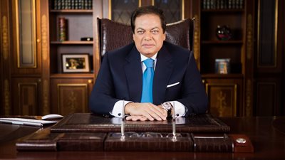 أبو العينين يؤازر لاعبي سيراميكا كليوباترا والجهاز الفني قبل لقاء البنك الأهلي