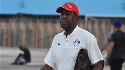 اتحاد الكرة ينفي طلب ربيع ياسين إرسال طائرة خاصة إلى تونس لعودة منتخب الشباب