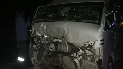 بينهم سوداني.. ننشر أسماء مصابي حادث تصادم سيارتين على طريق 