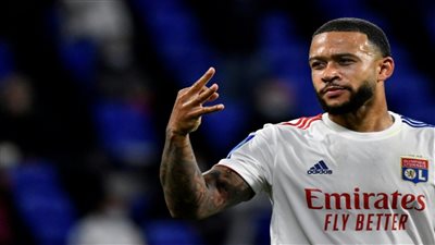 باريس سان جيرمان يزاحم برشلونة لخطف ديباي