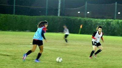 منتخب الكرة النسائية يفوز على الآنسات بخماسية وديًّا (صور)