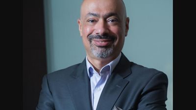 رسميًا.. تعيين حاتم دويدار رئيسًا تنفيذيًا لمجموعة الإمارات للاتصالات