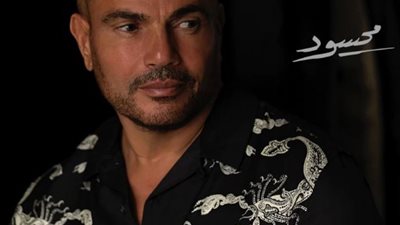 الفنانون يغنون 