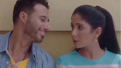 تزامنًا مع عرض الحلقة.. منى زكي تشيد بأداء فريق عمل حكاية 