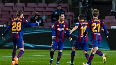 برشلونة يتقدم على ريال سوسيداد بثنائية في الشوط الأول من الليجا