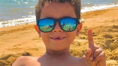 مصرع طفل صعقًا بالكهرباء إثر لمس عمود إنارة في الغربية