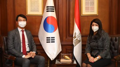 المشاط تبحث مع سفير كوريا الجنوبية مجالات التعاون المستقبلية والمساهمات الطبية المقدمة لمصر