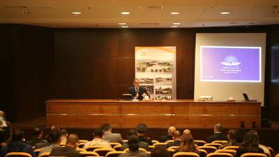 وزير السياحة يناقش الإجراءات واللمسات النهائية لنقل المومياوات الملكية