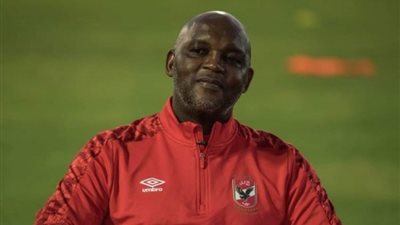 الأهلي يكلف موظفًا بالجهاز الإداري لخدمة موسيماني بالعزل