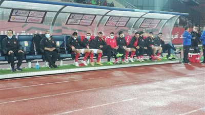 السولية على دكة بدلاء الأهلي أمام غزل المحلة بعد إصابته في الإحماء