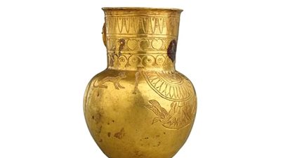 هل يتم نقل الإناء الذهبي إلى المتحف المصري الكبير؟.. مصدر يجيب