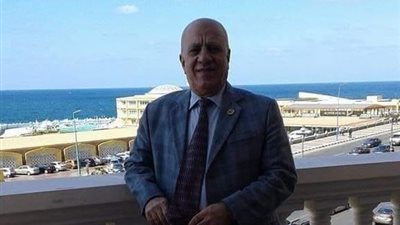 وفاة استشاري النساء والتوليد بمستشفى المبرة في المحلة بعد إصابته بـ