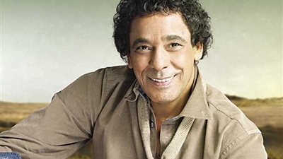 نقابة المهن الموسيقية تطمئن جمهور محمد منير