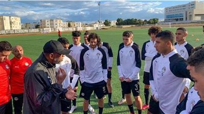 لاعب منتخب الشباب: 