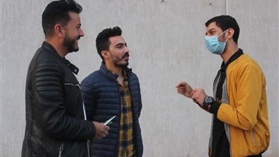 طلاب صيدلة الأهرام الكندية يسعون لتحقيق جزء من رؤية مصر 2030 بالتبرع بالدم (صور)