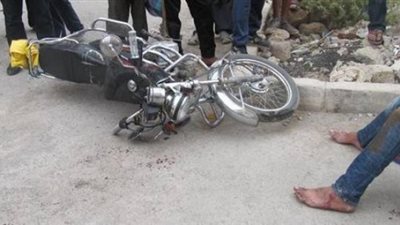 إصابة 3 أشخاص بكسور إثر انقلاب موتوسيكل في سوهاج 