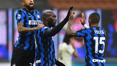 إنتر يفوز بصعوبة على سبيزيا فى الدوري الإيطالي 