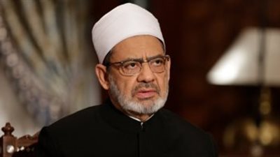 الإمام الأكبر يعزي أمير الكويت في وفاة الشيخ ناصر الصباح