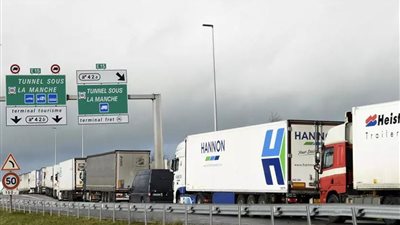 اتحاد فرنسا للنقل البري: الوضع في بريطانيا أصبح كارثيًا بسبب سلالة كورونا الجديدة