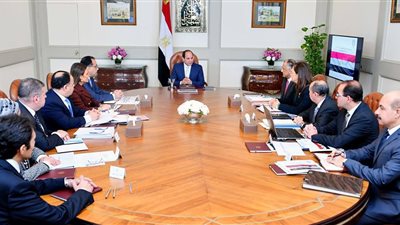 السيسي يوجه بتركيز استراتيجية المنطقة الاقتصادية لقناة السويس على زيادة الفرص الهادفة لتوطين التكنولوجيا