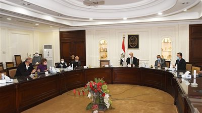 وزير الإسكان يطالب بإعداد دراسة مرورية شاملة لمنطقة وسط البلد.. والبدء في تنفيذ أعمال التطوير