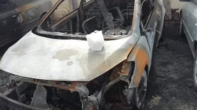 ندب المعمل الجنائي لكشف غموض حريق معرض سيارات ببنها.. والخسائر مليون جنيه 