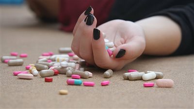 بعد مشادة مع خطيبها ..فتاة تحاول الانتحار بدواء مجهول في الدقهلية 