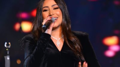 بوسي تشعل حفل الكريسماس على مسرح جامعة مصر للعلوم والتكنولوجيا (صور)