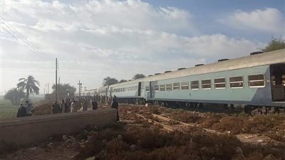 مصدر أمني يكشف تفاصيل خروج عربتي قطار 