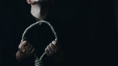 النيابة: لا شبهة جنائية في انتحار شاب سوداني بشنق نفسه بعين شمس