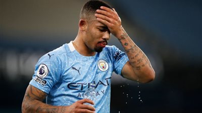مانشستر سيتي يعلن إصابة جيسوس ووالكر بفيروس كورونا