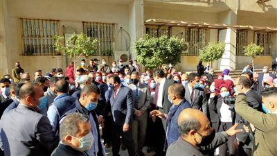 وزير التعليم العالي يفتتح أعمال تطوير معهد حوض النيل ومبنى كلية الحاسبات والمعلومات بجامعة الفيوم (صور)