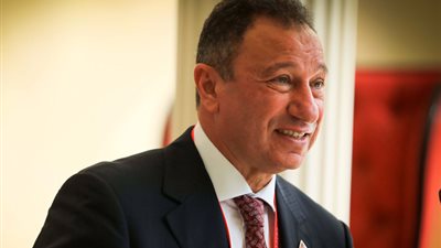 محمود الخطيب يطير إلى الإمارات لاستلام جائزة 