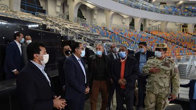 رئيس الوزراء يتفقد مجمع الصالات المغطاة باستاد القاهرة استعدادًا لبطولة العالم لكرة اليد (صور)