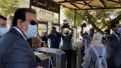 ضرورة استكمال الدراسة.. أبرز قرارات وتصريحات وزير التعليم العالي اليوم