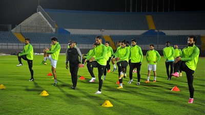 سيراميكا كليوباترا يختتم تدريباته في السويس استعدادا لمواجهة بيراميدز (صور)