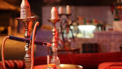 لمواجهة الموجة الثانية من كورونا.. مصادرة 180 شيشة في حملة على مقاهٍ بشبرا الخيمة