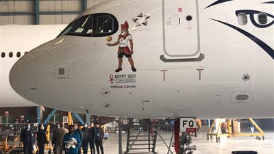 مصر للطيران تزين طائراتها بشعار كأس العالم لكرة اليد (صور)