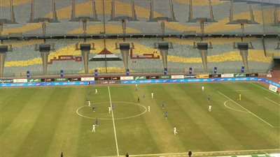 لقطة دموية بين حميد أحداد ومدافع سموحة في مباراة الزمالك وسموحة (فيديو)