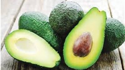 ماذا يحدث لجسمك عند تناول الأفوكادو كل يوم؟