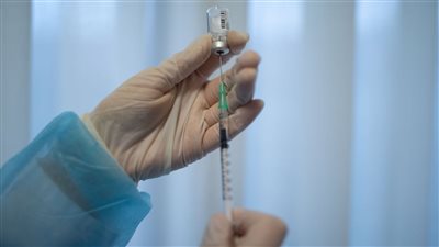 مدير مركز أبحاث روسي: مزج لقاحي 