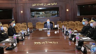 وزير الداخلية: لن نسمح بأي ممارسات للخروج عن القانون.. ونواصل الحملات لضبط مخالفي قرارات مواجهة كورونا  