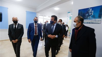 وزير التعليم العالي يفتتح دار عزل مستشفى سعاد كفافي الجامعي (صور)