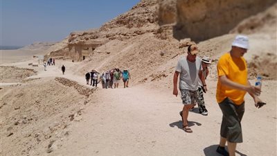 مع اقتراب الموسم السياحي.. إقبال متزايد من الوفود السياحية على المناطق الأثرية بالمنيا