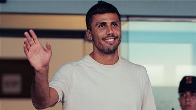 رودري يظهر في برشلونة بساعة فاخرة تتجاوز قيمتها 54 ألف دولار
