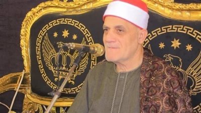 بعد أنباء تدهور حالته الصحية.. وزير الأوقاف يتواصل مع الشيخ جمعة مختار حامد للاطمئنان عليه